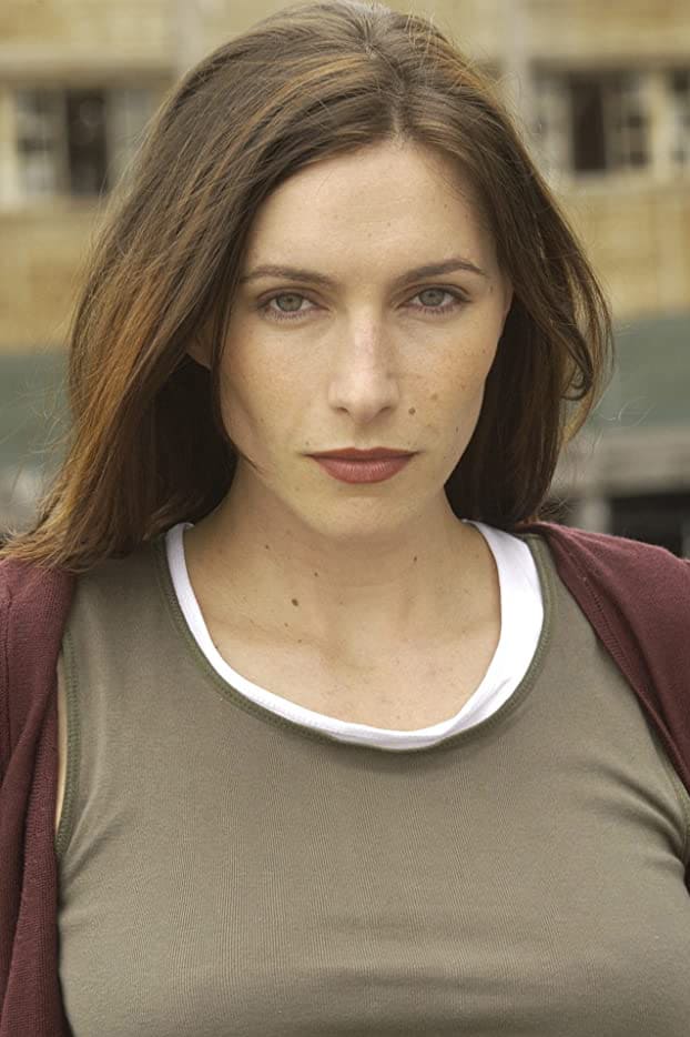 Мен бір қызды пойызда жыныстық қатынасқа түсуге көндірдім. Семіз әйелдің түкті есегі